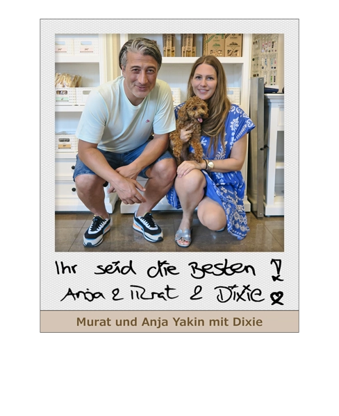 Schweizer Fussball Nationaltrainer Murat Yakin und Frau Anja barfen ihren Hund Dixie natürlich bei Ashuna's Murat und Anja Yakin mit Dixie